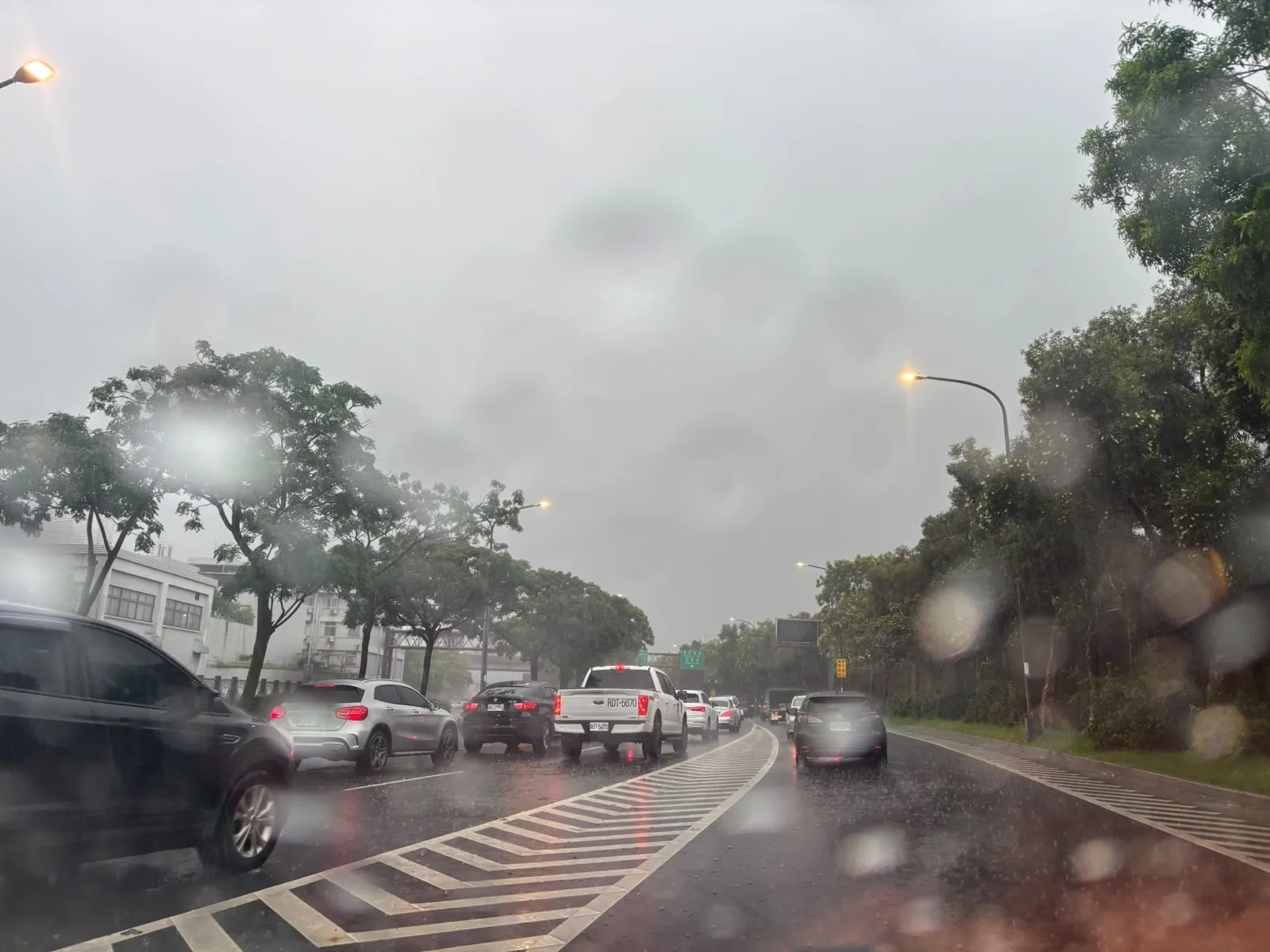 Typhoon day traffic on the same road